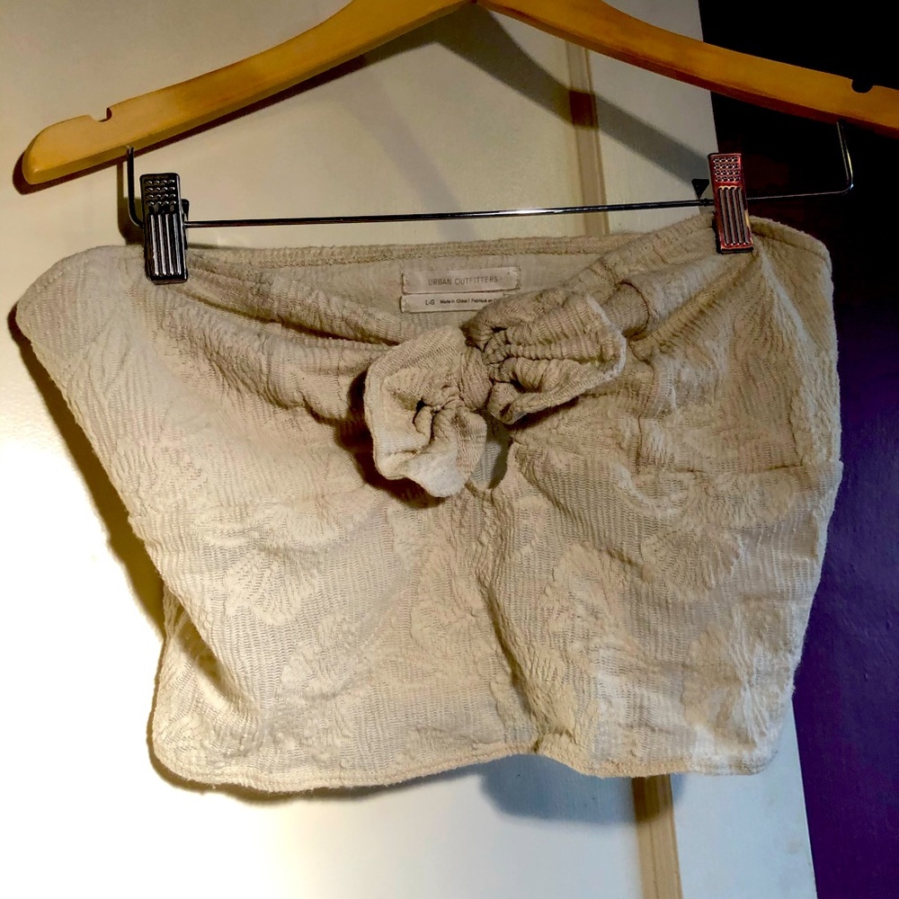 URBAN OUTFITTERS Strapless crop top